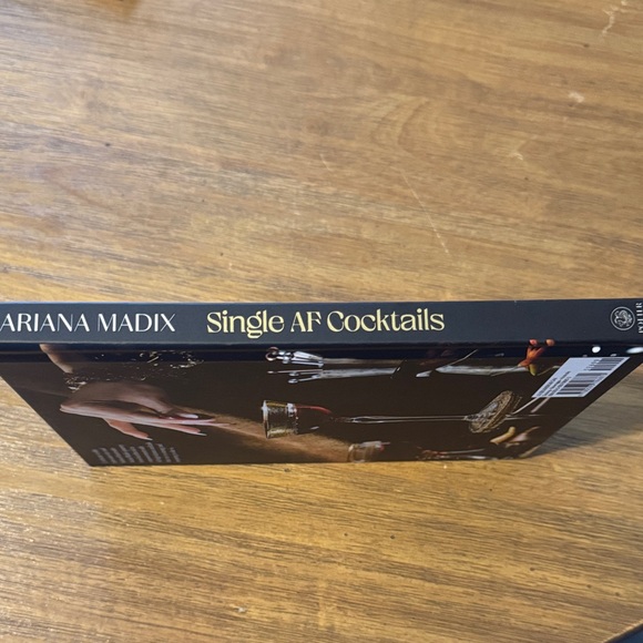 Single AF Cocktails Book - Picture 3 of 4